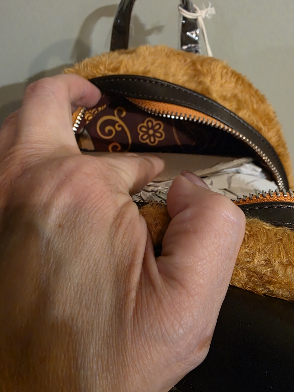 Loungefly Puss in Boots Plush Cat Mini Backpack - Brown - Picture 7 of 8
